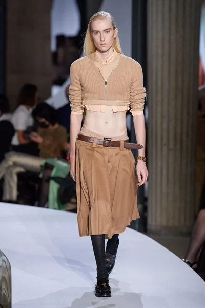 Look 35